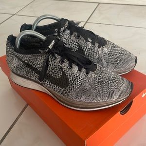 Flyknit Racer - Oreo V1